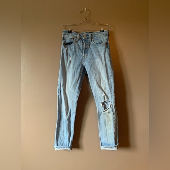 Levi’s 501 Skinny Jean - Light wash - Distressed - Picture 4 of 13